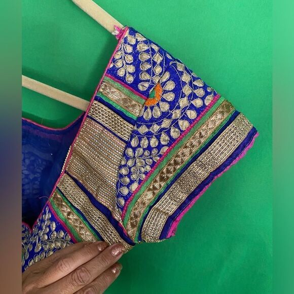 HANDMADE Authentic Embroidered U Neck Blue & Gold Saree Choli Bollywood Small - Picture 9 of 16